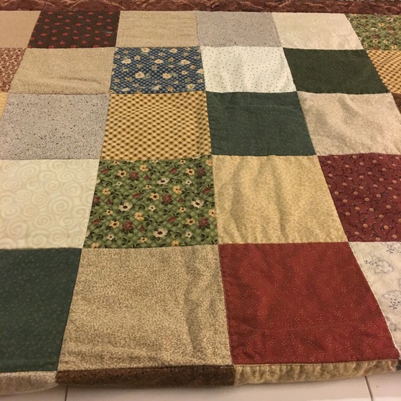 Fall Design Handmade Quilt - Picture 7 of 16